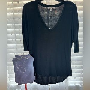 Express; v neck 3/4 sleeves; size: x-small; black